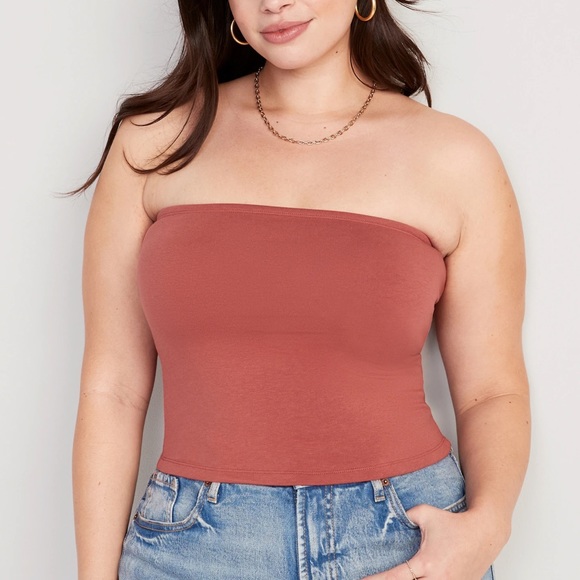 - NWT OLD NAVY Cropped Tube Top Color:
MINERAL ROUGE - Picture 5 of 8